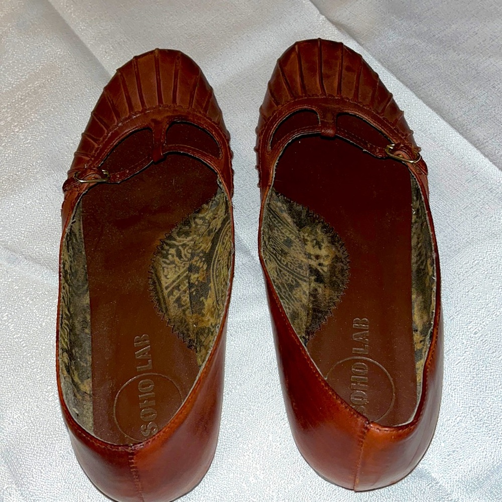 SOHO LAB FLATS BNWOT